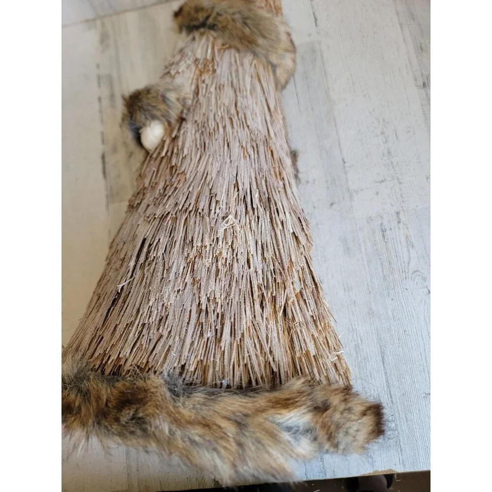 Pier‎ 1 Sisal brown Santa bottle brush wizard bristle Xmas home decor